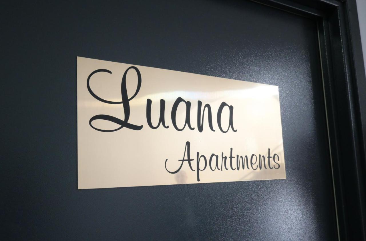 Luana Airport Apartments #4 Otopeni Kültér fotó