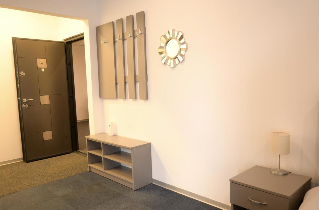 Luana Airport Apartments #4 Otopeni Kültér fotó