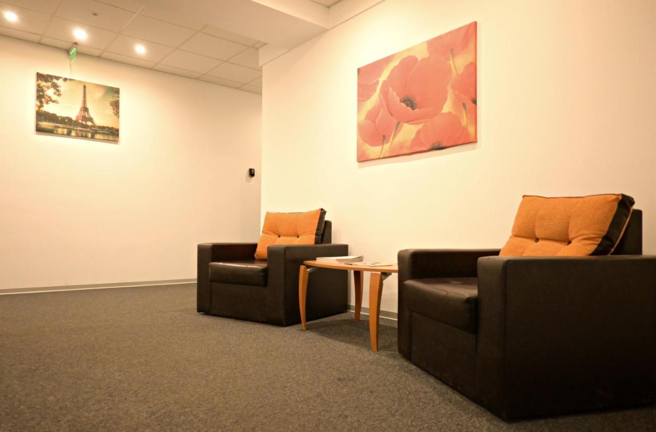 Luana Airport Apartments #4 Otopeni Kültér fotó
